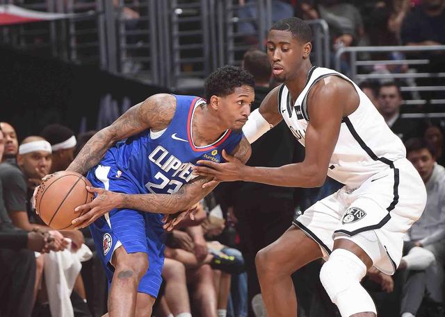 用替补球员 用替补球员