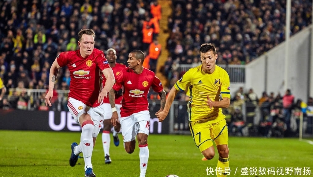 了举足轻重 了举足轻重